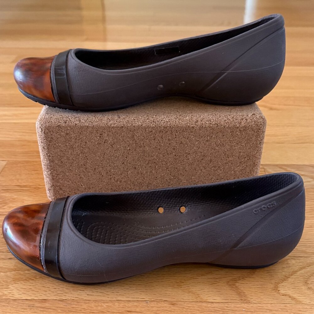 CROCS Tortoise Shell Toe Flats Brown Size 8